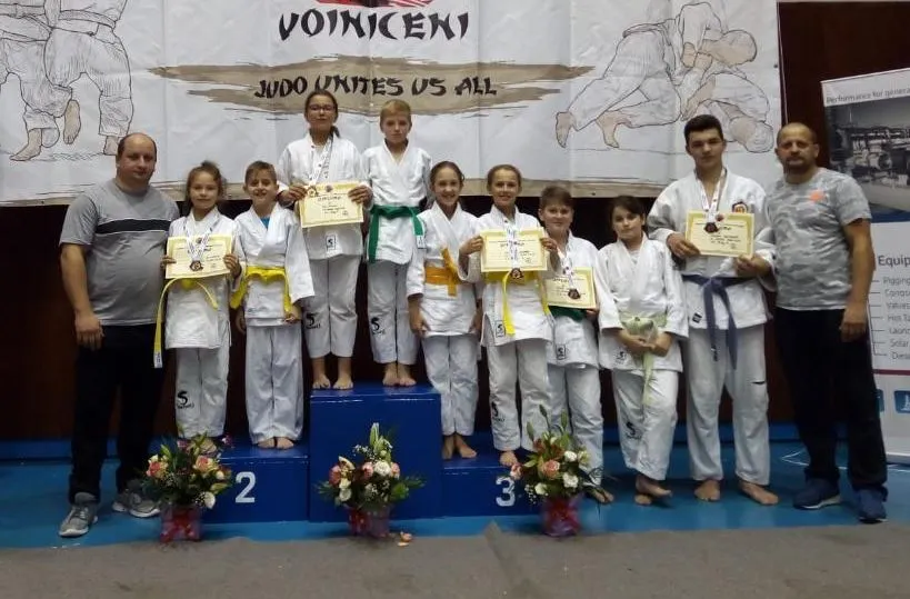 Judoka de la CS Unirea s-au întors cu cinci medalii de la Târgu  Mureș