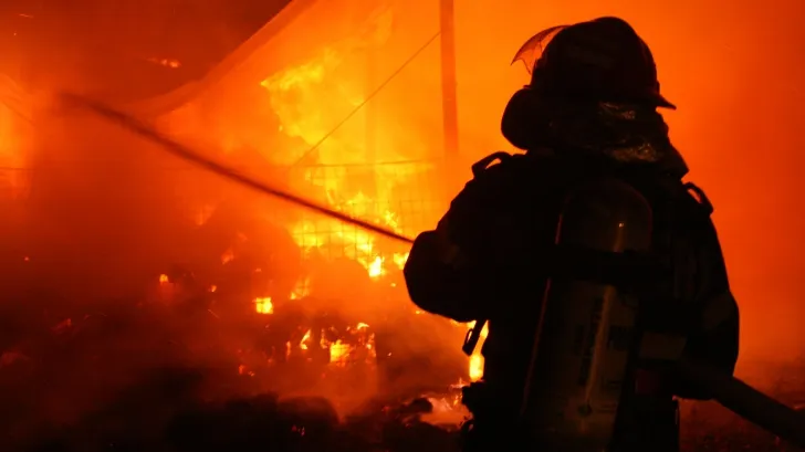 Incendiu izbucnit la o casă din Stremț