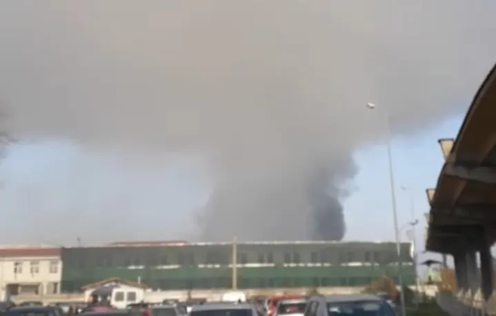 Dosar penal deschis după incendiul de la Fabrica de Arme Cugir