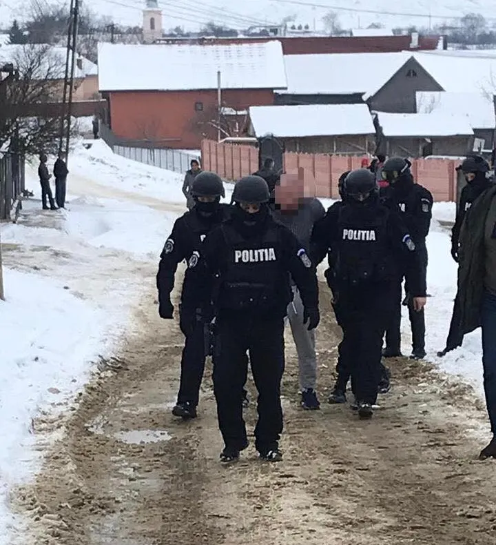 VIDEO: Bărbatul care l-a înjunghiat pe tânărul din Mediaș a fost prins