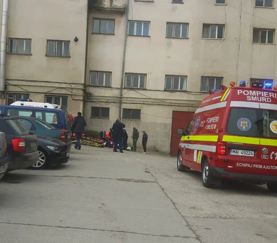 Un tânăr a căzut de pe clădirea FLIPS
