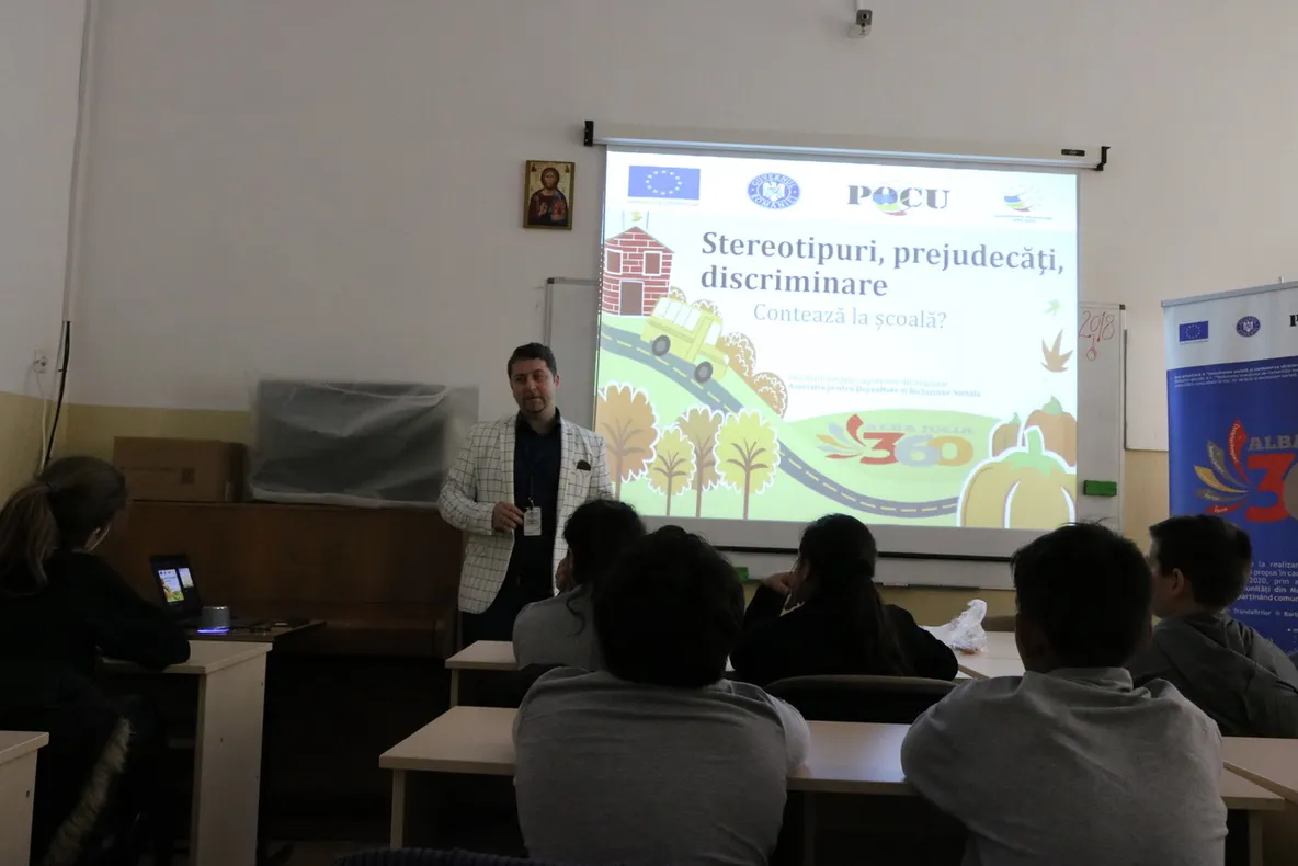 Campanii de promovare a multiculturalismului în şcoli