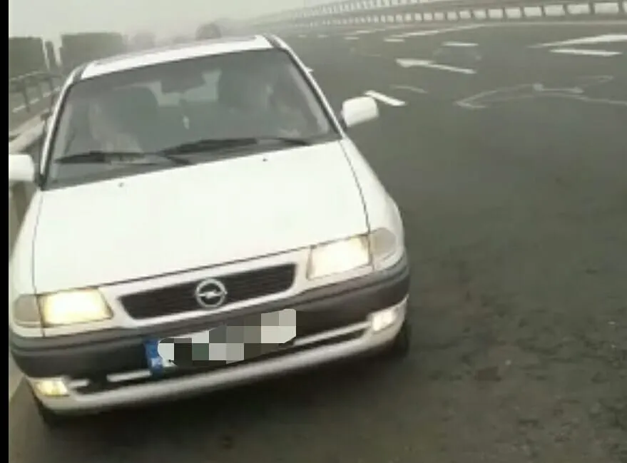 VIDEO: Un şofer din Alba a condus pe contrasens pe A1, către Sibiu.