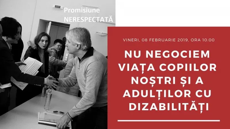 Protest în fața Prefecturii din Alba Iulia