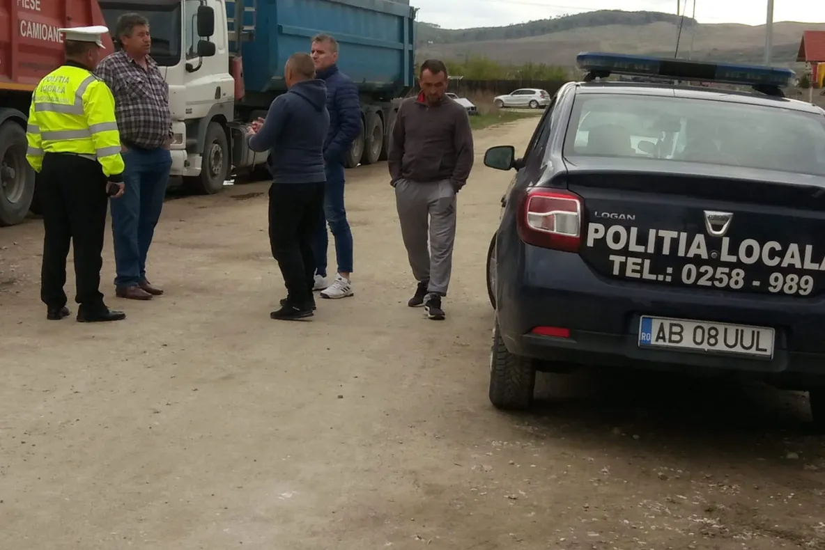 VIDEO : Liniștea unui cartier rezidențial din Alba Iulia TULBURATĂ de nepăsarea autorităților