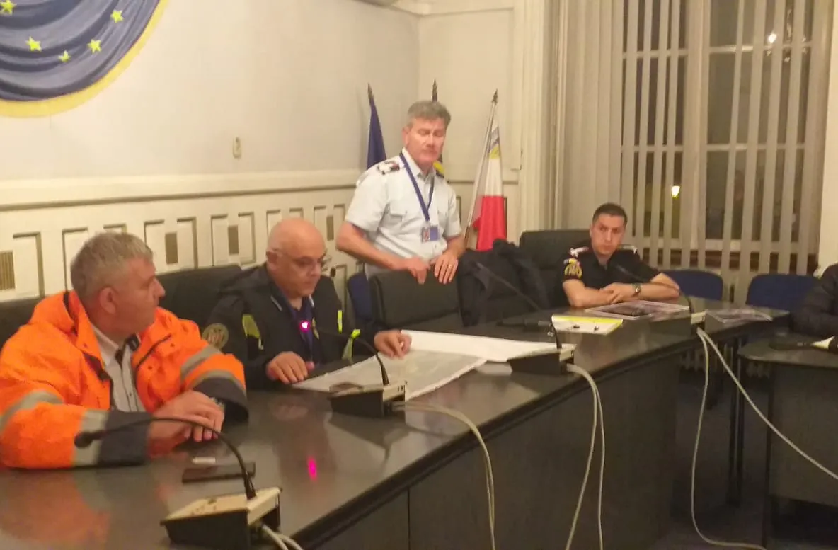 Raed Arafat a ajuns în Alba ! Secretarul de stat prezent în localitățile afectate de inundații