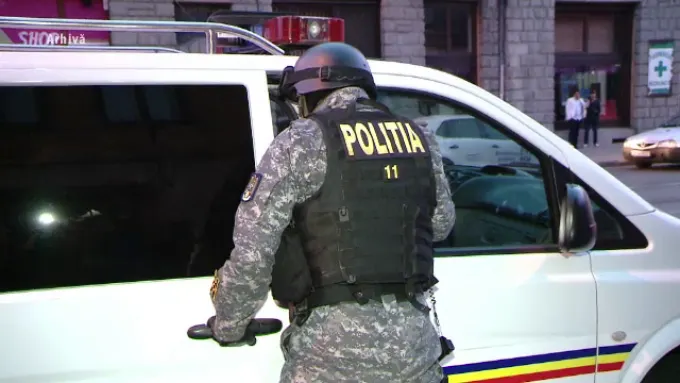 PERCHEZIȚII într-un dosar privind furturi din case de bani din Alba și alte trei județe