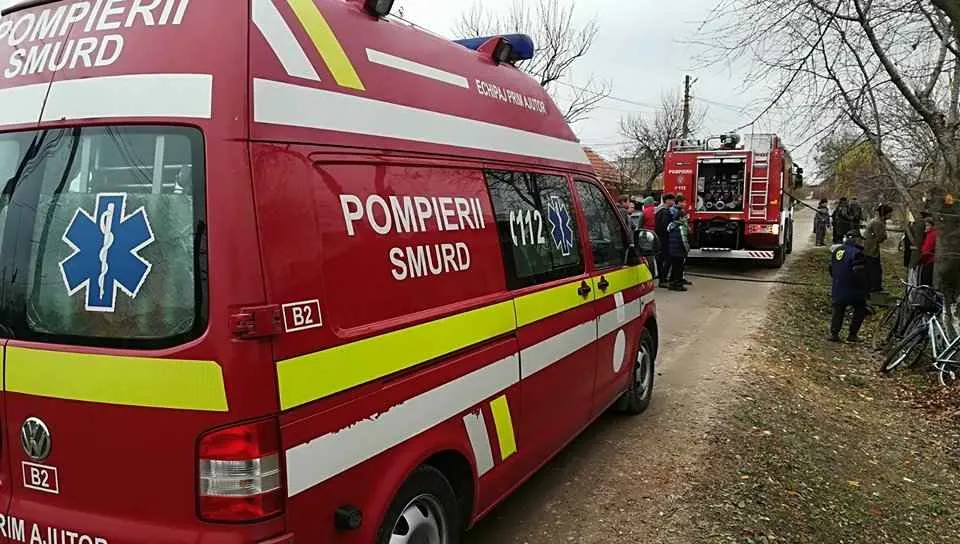 Un bărbat din Alba s-a autoincendiat în curtea casei sale. Starea acestuia este CRITICĂ