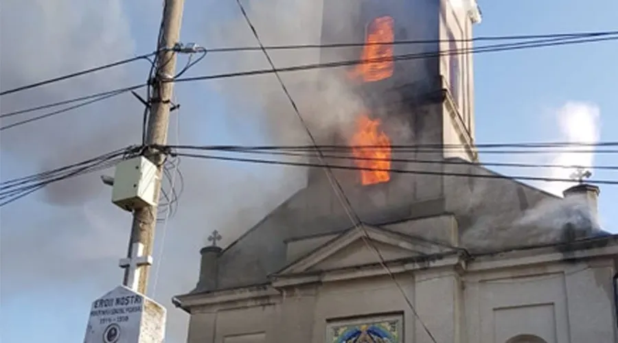 VIDEO: Încă o Biserică ARDE în județul Alba
