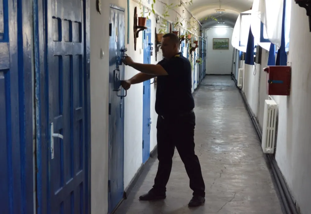 Daune IMPRESIONANTE pentru un deținut care și-a rupt piciorul la muncă în Penitenciarul Aiud