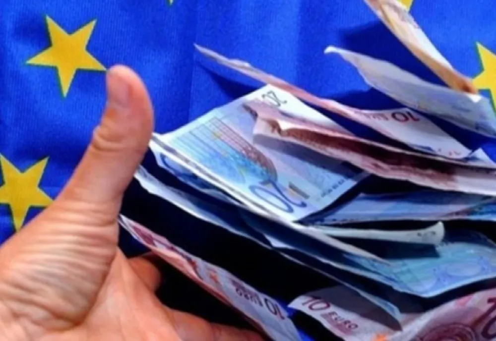 A primit aproape 200.000 de euro fonduri europene pentru a construi o pensiune turistică, dar și-a făcut vilă personală