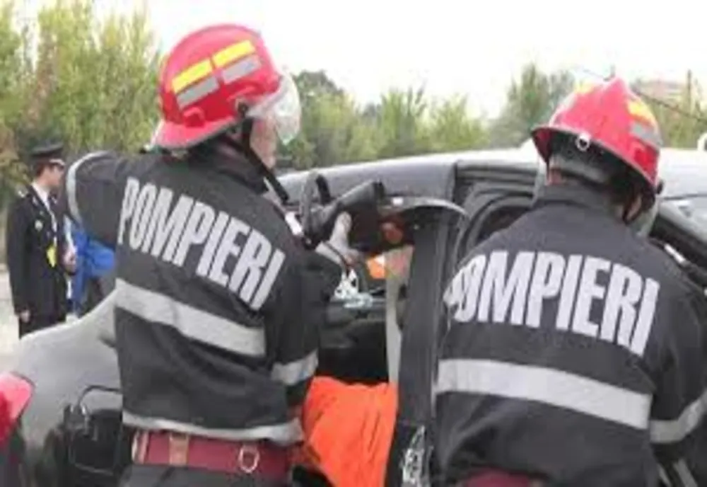 Accident în Lunca Merilor! O persoană a rămas încarcerată