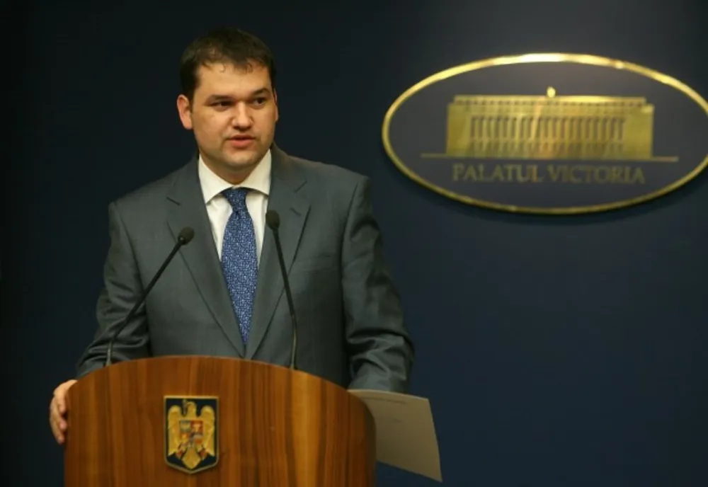 Ministrul Cseke Attila a semnat miercuri contracte în valoare totală de peste 300 de milioane lei