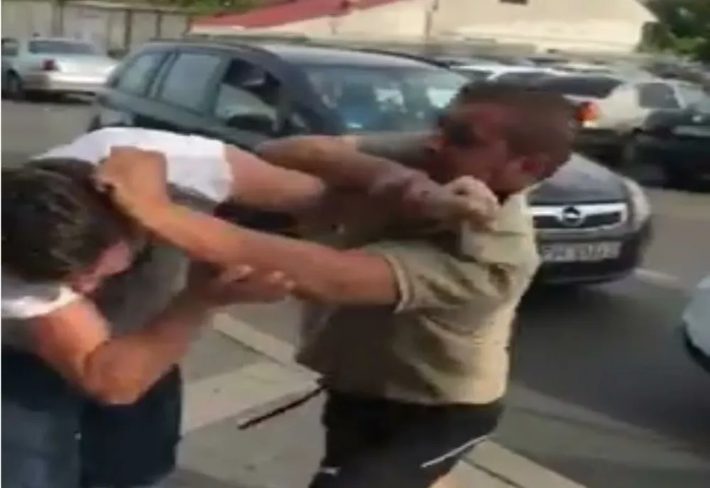 Bătaie pe o stradă din Cugir! Agresorul, reținut