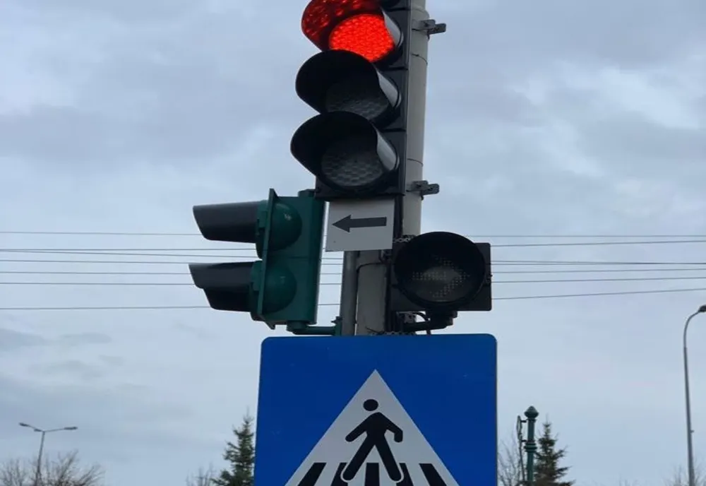16 șoferi au rămas pietoni pentru că nu au acordat prioritate de trecere pietonilor sau au trecut pe roșu