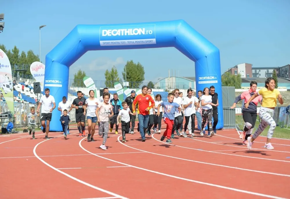 Peste 900 de participanți la cele două evenimente sportive 
