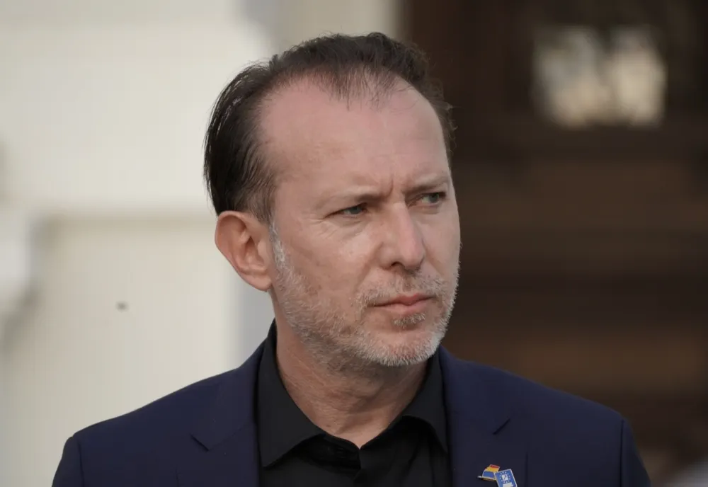 Florin Cîțu, invitat astăzi în Parlament la "Ora prim-ministrului" - Discuții legate de campania de vaccinare