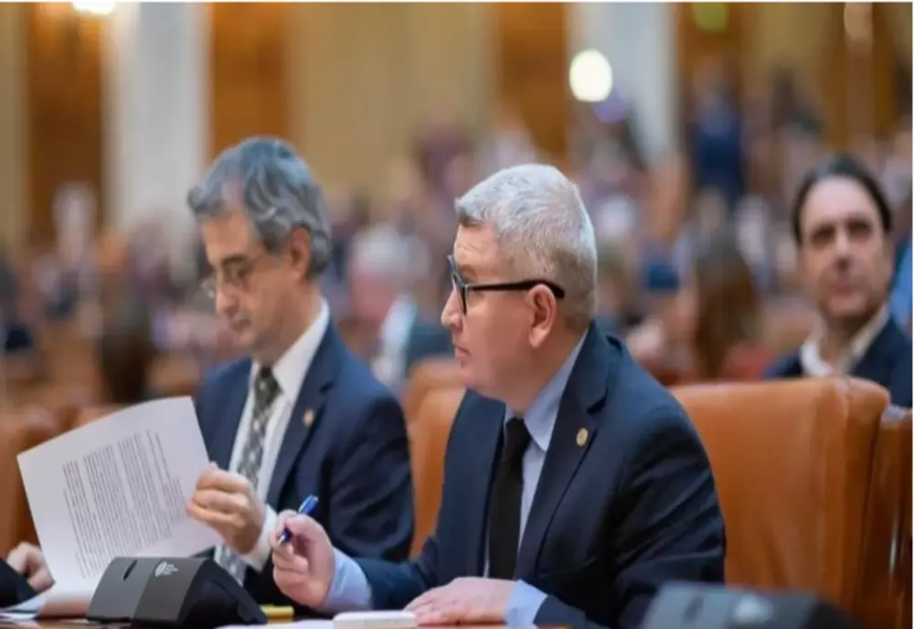Florin Roman „Negociem cu USR și PSD formarea unei coaliții. Nu pot spune acum cu cine vom bate palma”