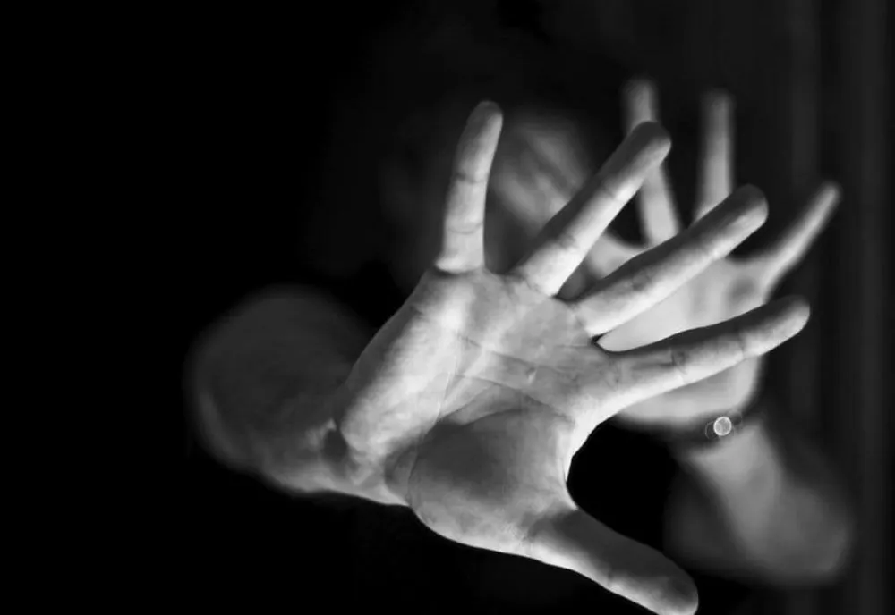 Dosar penal și ordin de protecție provizoriu pentru un bărbat din Câmpeni