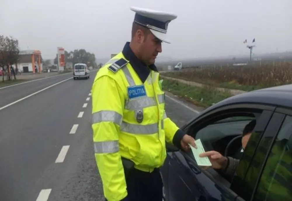 Peste 50 de amenzi date de polițiști și cinci permise reținute