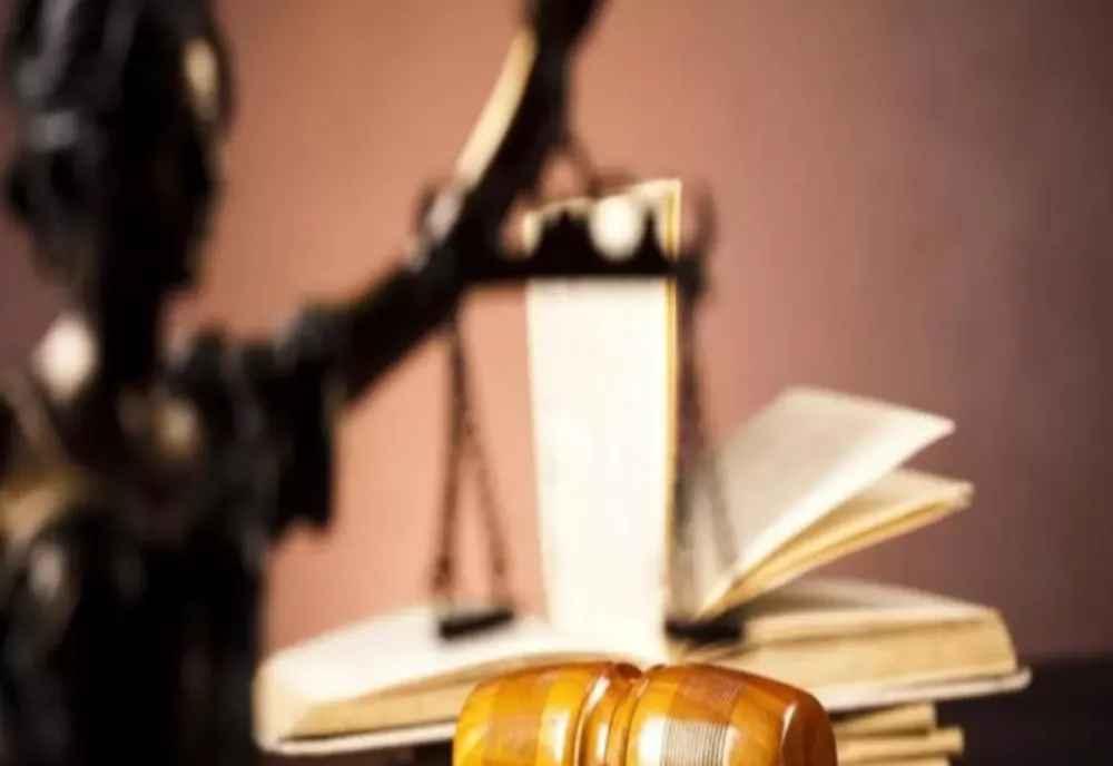 A amenințat cu moartea un martor pentru ajutorul dat polițiștilor, după ce două femei s-au bătut într-unmicrobuz