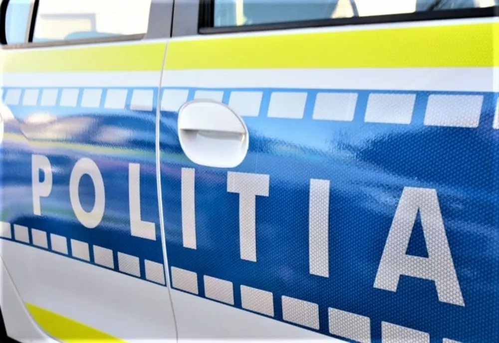 Un tânăr de 24 de ani, evacuat din casă după ce și-a bătut mama și sora