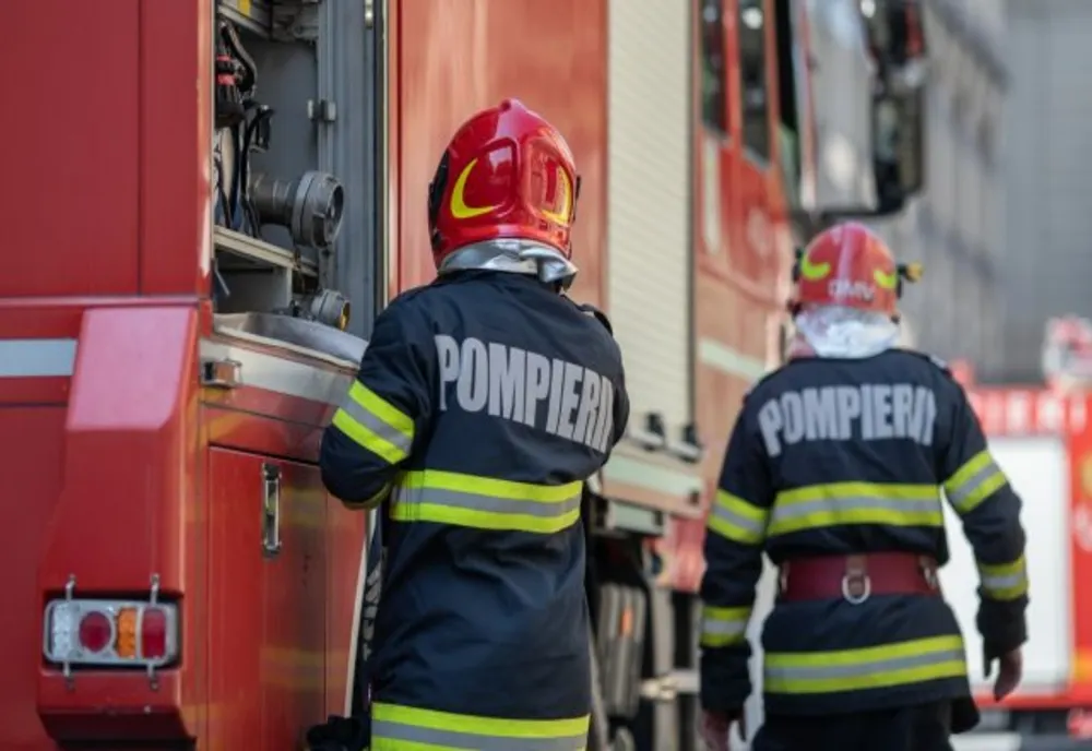 Incendiu devastator în Sebeș - A luat foc o platformă industrială din oraș