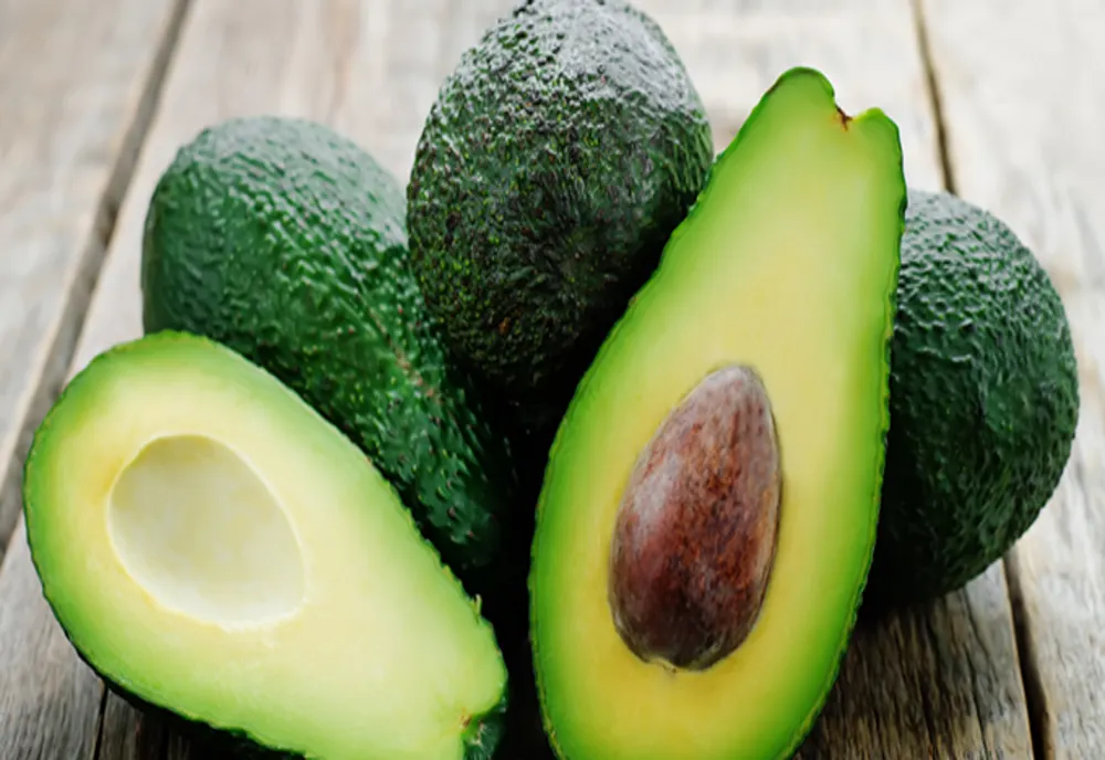 Iată cum să faci ca un avocado să se coacă mai repede