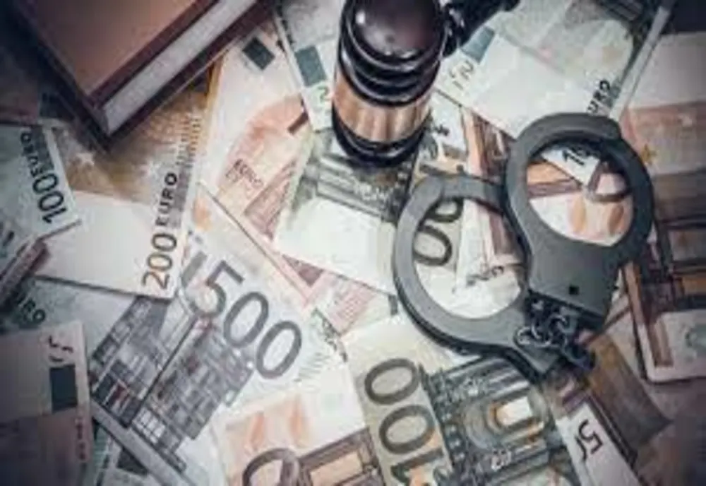 Aproape 100.000 de lei din fonduri europene, obținuți pe nedrept 