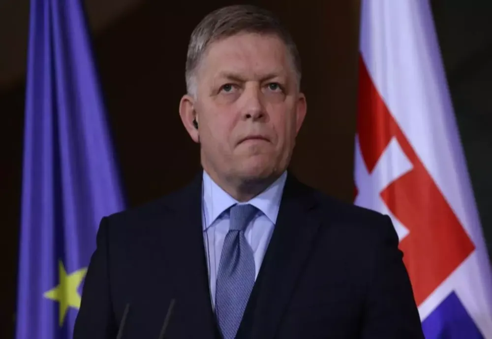 Premierul slovac a fost operat din nou. Directoarea spitalului: „Starea sa se menţine foarte gravă”