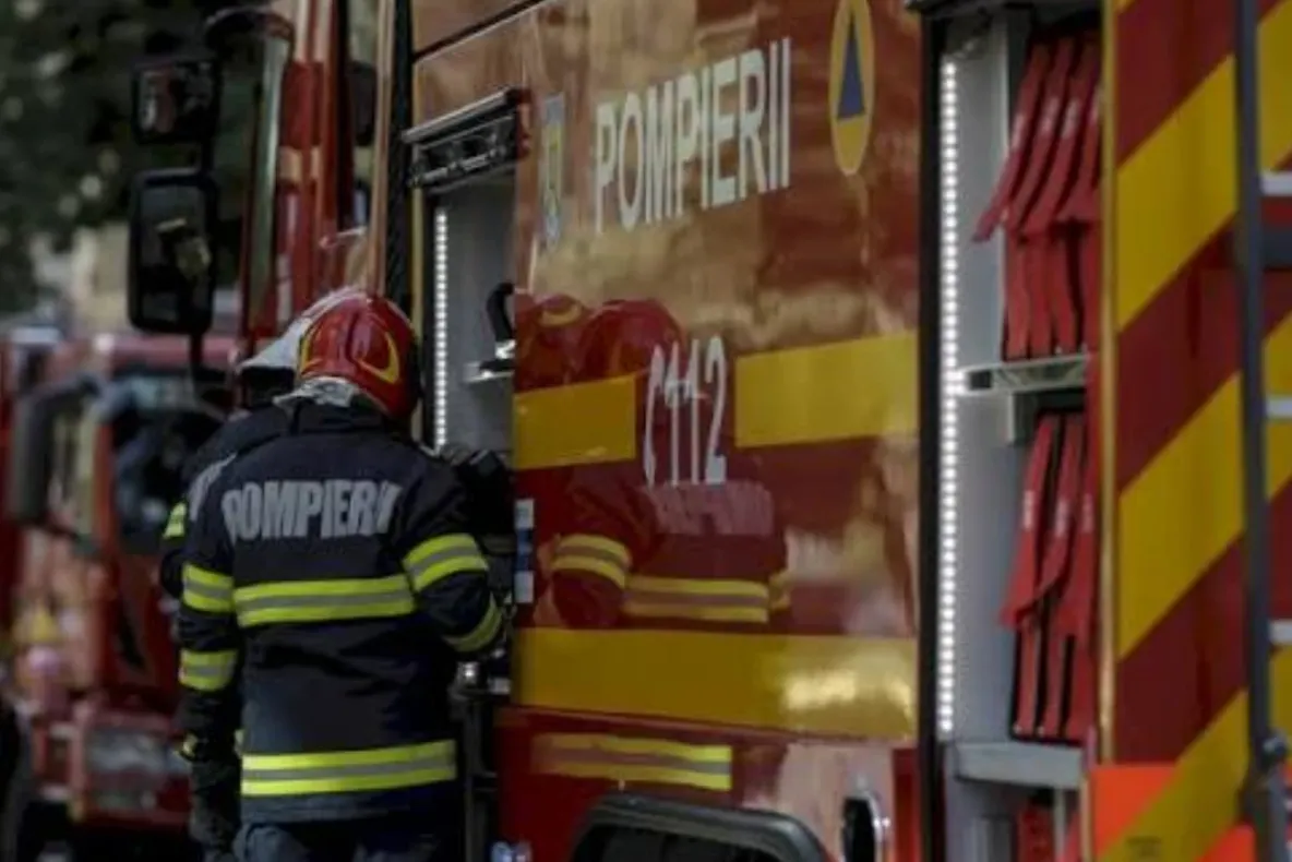 Incendiu la o locuință din Blaj. O persoană, găsită inconștientă în interior