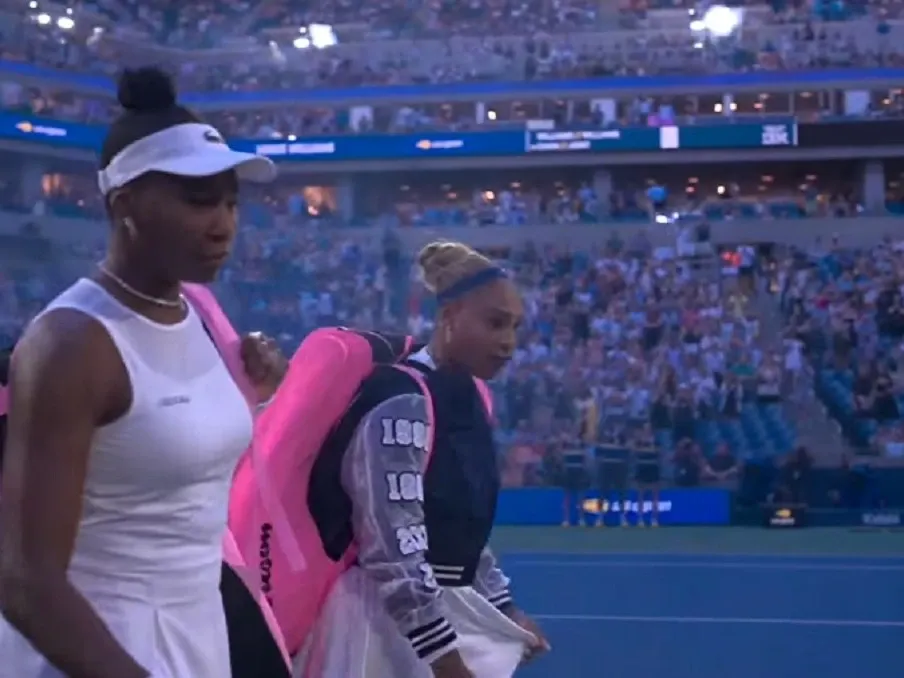 Surorile Williams, eliminate în primul tur al probei de dublu de la US Open