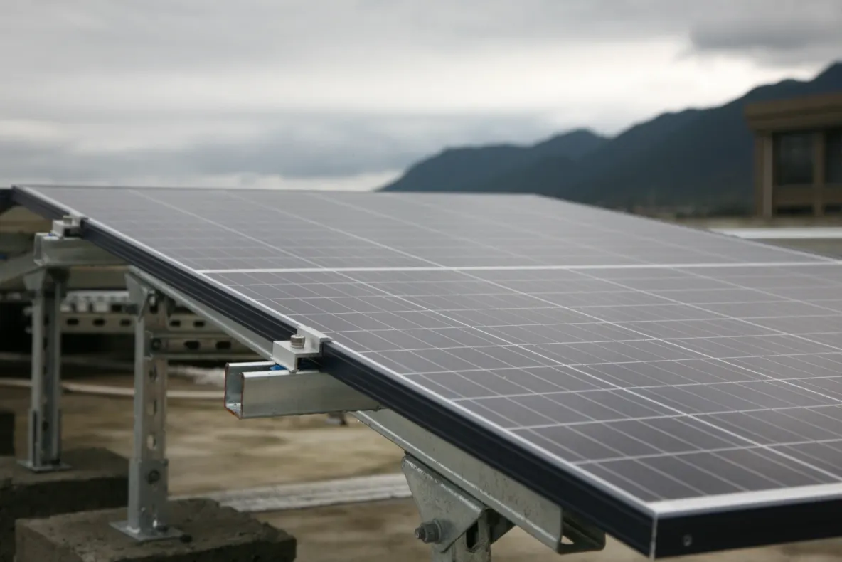 Stația de Epurare a Apelor Uzate (SEAU) Alba Iulia a recepționat un sistem fotovoltaic de 665 kWp, finanțat din fonduri europene
