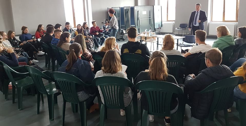 La Aiud a debutat cursul de „Educație juridică pentru liceeni”
