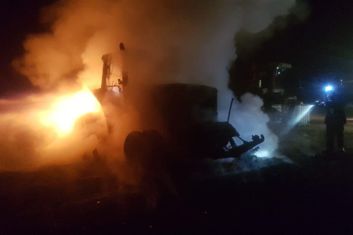 Foto: Incendiu la un tractor în Berghin
