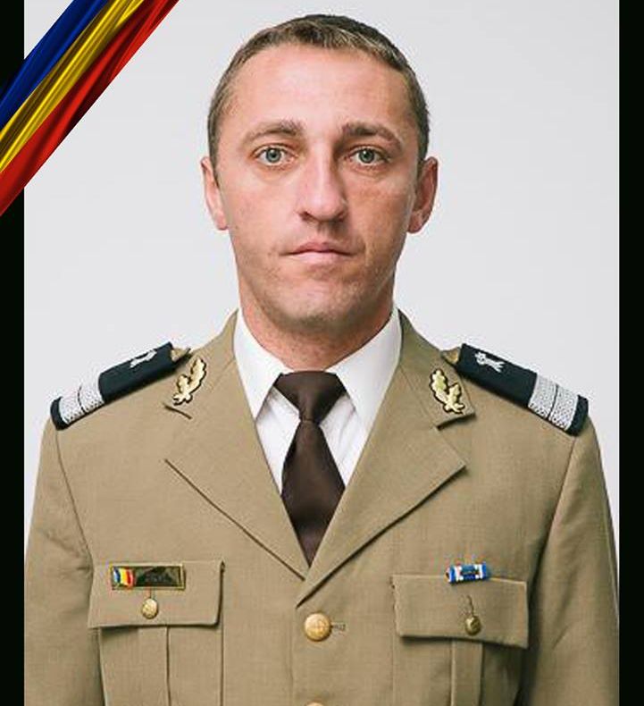 Ceremonii dedicate plutonierului care şi-a pierdut viaţa în Alba Iulia