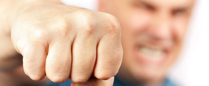 Tineri reținuți pentru lovire de polițiștii din Sebeș