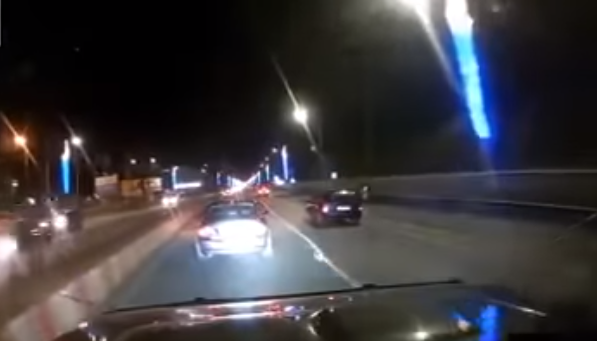 VIDEO: Un șofer din Alba era să calce doi pietoni în Cluj