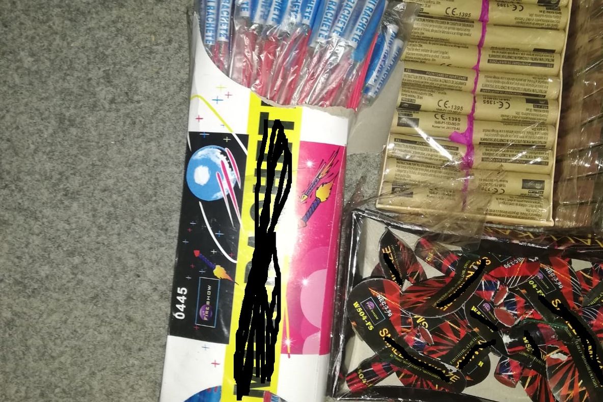 Peste 1.400 de articole pirotehnice confiscate de polițiștii din Alba