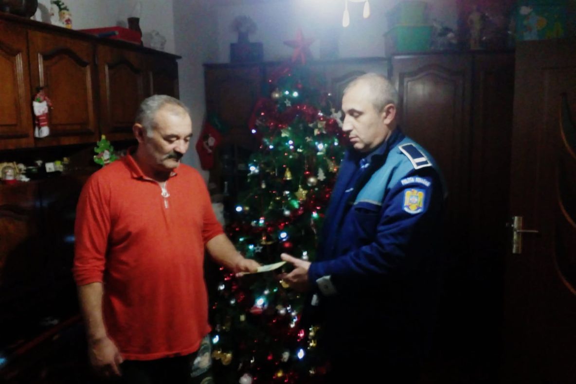 Un bărbat a predat poliţiei 500 de lei