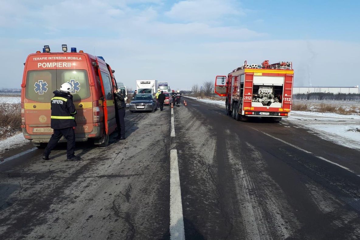 VIDEO-FOTO: Accident pe DN1, în zona localității Oiejdea. 4 autoturisme implicate.