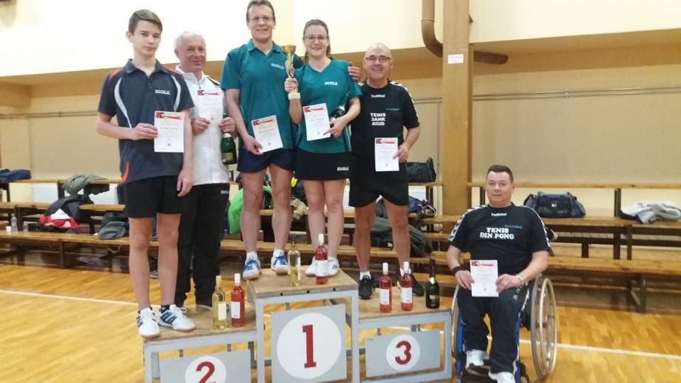 Rezultate excelente pentru 4 tineri din Aiud la un turneu de tenis de masă din Ungaria