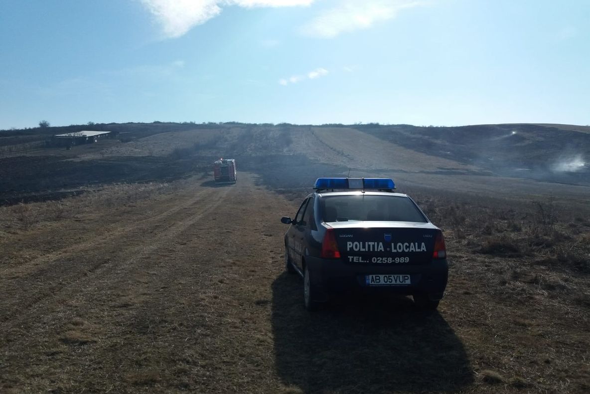 Albaiulian amendat pentru că a aprins vegetaţie uscată