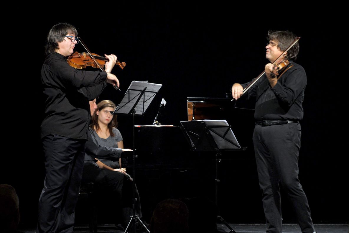 Duelul viorilor – Stradivarius versus Guarneri ajunge la Alba Iulia  pe 31 martie