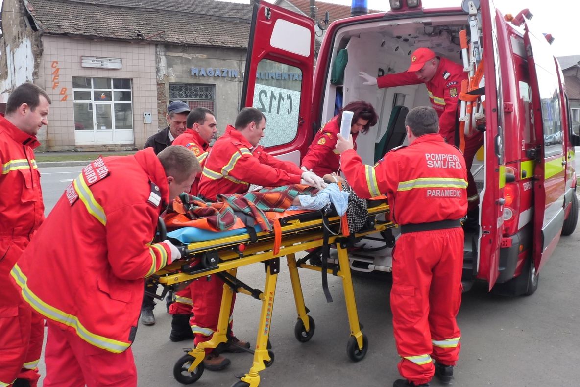 Coliziune între o mașină și o motocicletă în Sebeș