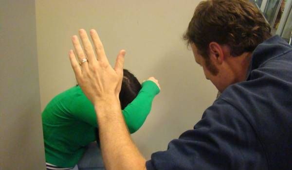 Un bărbat din Ighiu și-a agresat mama