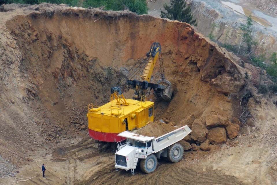 O nouă licitație la Cupru Min SA Abrud. Compania minieră a avut un excedent față de contractul aflat în derulare.