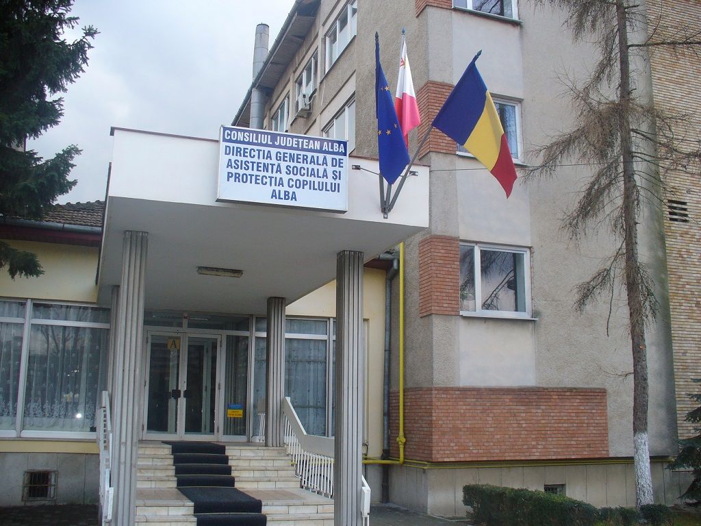 UMILINȚA DIN INSTITUȚIILE PUBLICE CONTINUĂ : O femeie de 75 de ani a MURIT așteptându-și gradul de handicap