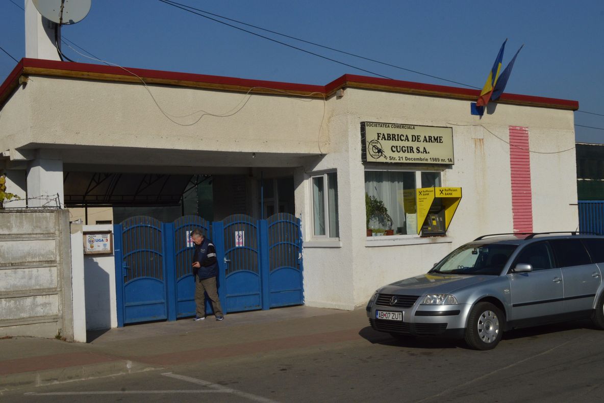 Bărbat împușcat la Fabrica de Arme Cugir.