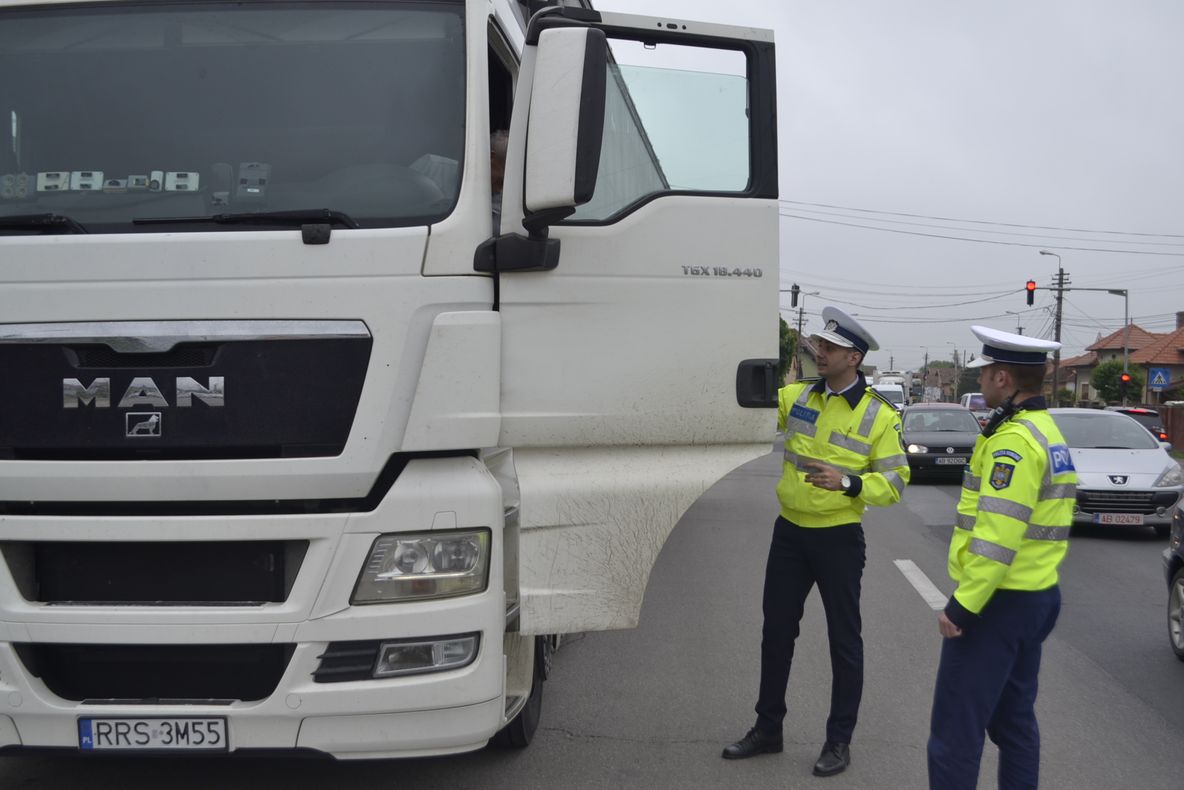 Transport ilegal de material lemnos, depistat la Câmpeni